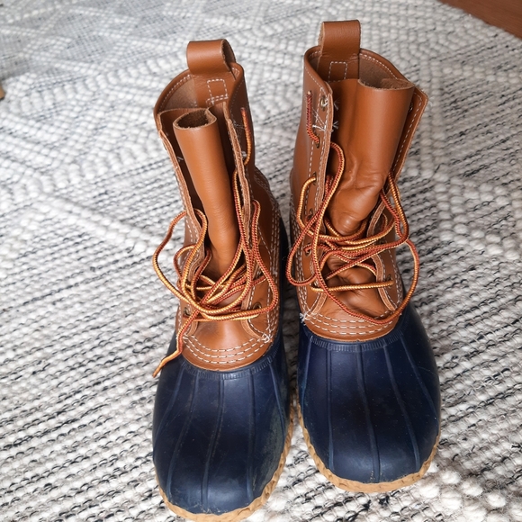 Bean Boots by L L Bean Size 8M | Leather Upper | Navy Rubber | Duck Boot - Picture 2 of 13